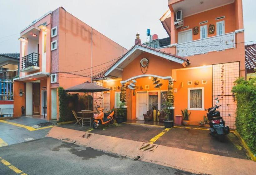 פנסיון Reddoorz Syariah Near Margahayu Raya