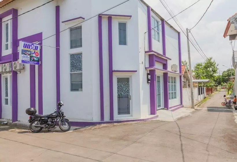 Majatalo Reddoorz Plus @ Tuparev Cirebon 2