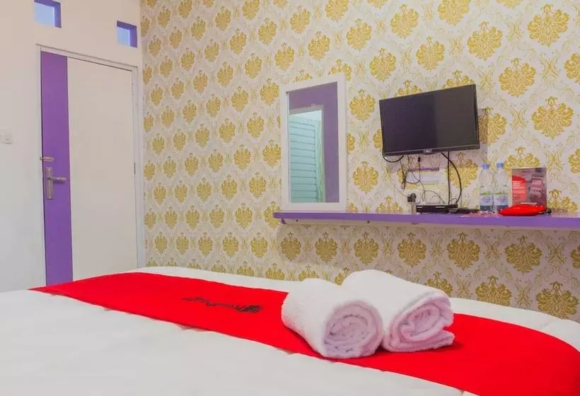 Majatalo Reddoorz Plus @ Tuparev Cirebon 2