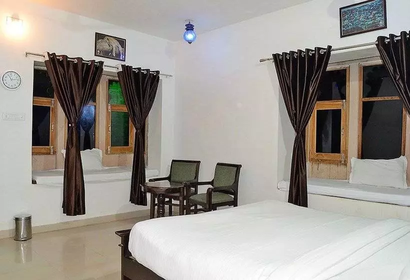 Sadanira Resort