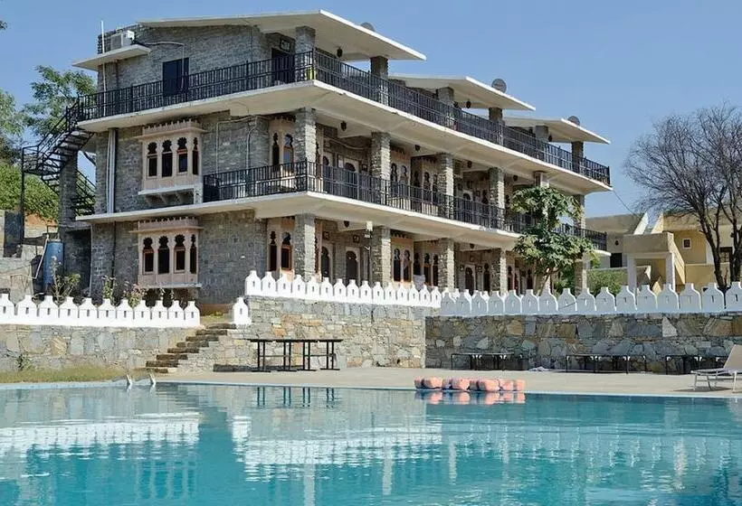 Sadanira Resort