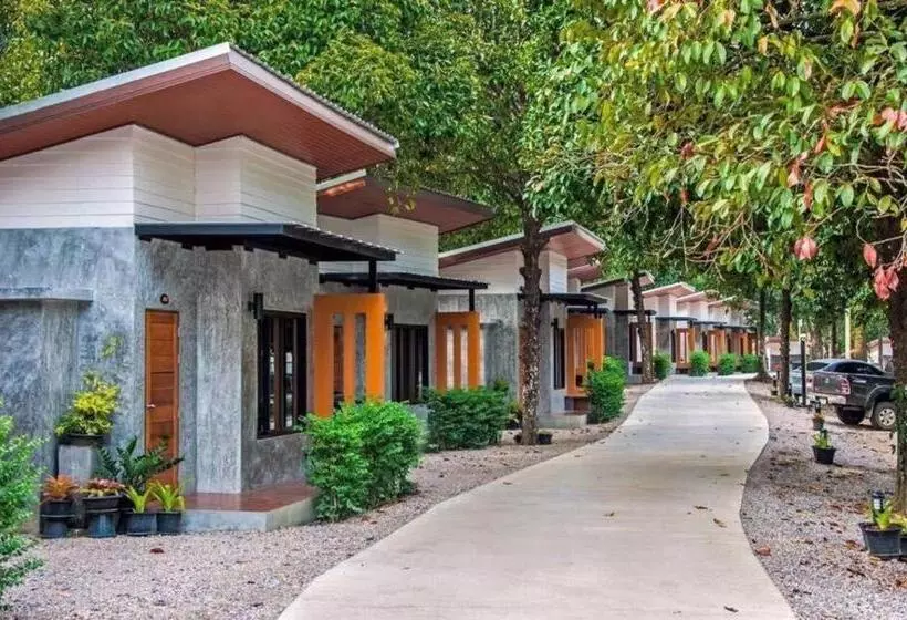 Baan Klang Suan Resort