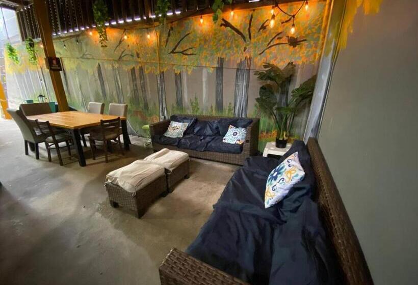 هاستل 1802 At San Juan