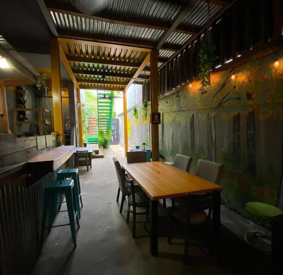 هاستل 1802 At San Juan