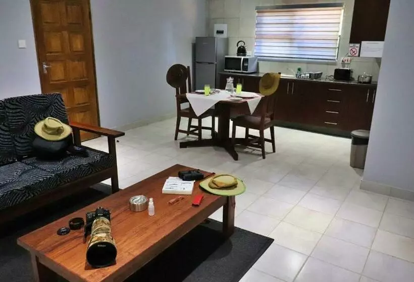 استراحتگاه Tlou Safari Lodge