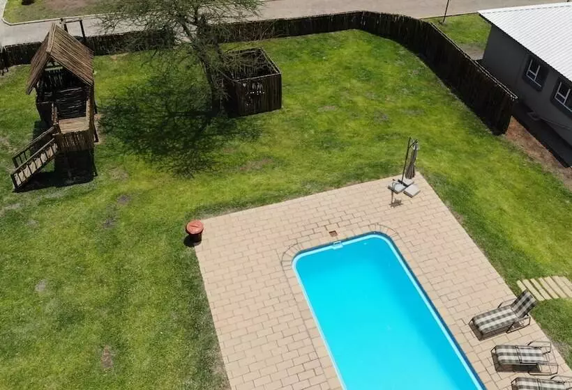 استراحتگاه Tlou Safari Lodge