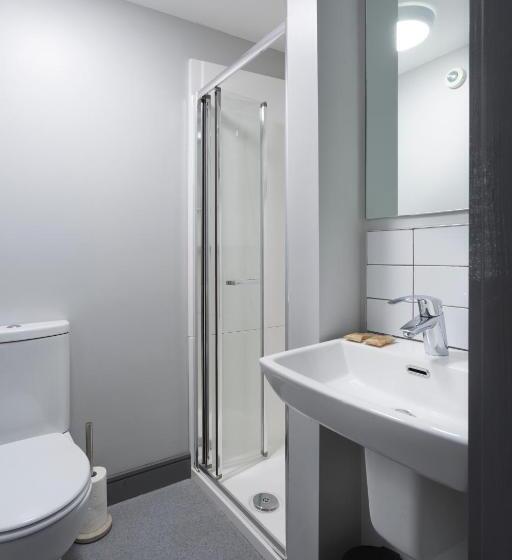 מלון כמוסות Bank Square Town House