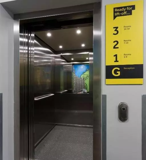 カプセルホテル Bank Square Town House