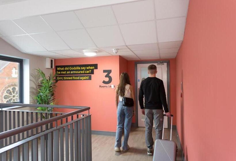 מלון כמוסות Bank Square Town House