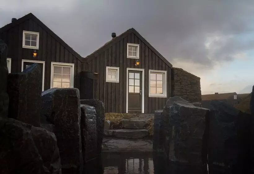 هتل Torfhús Retreat