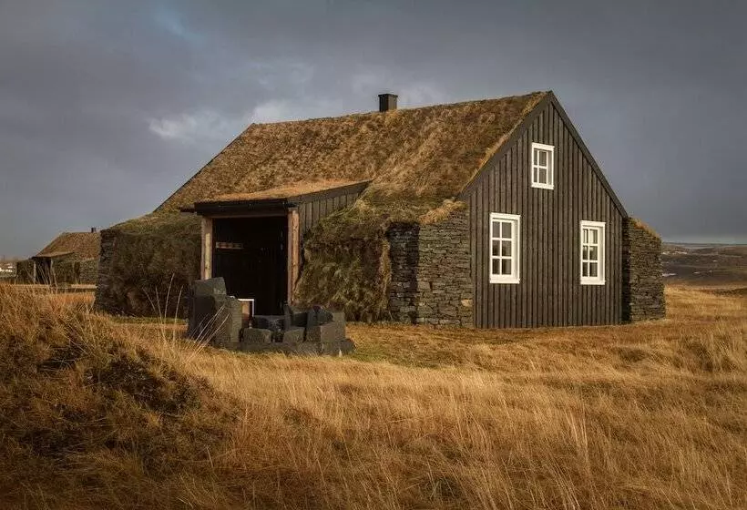 هتل Torfhús Retreat