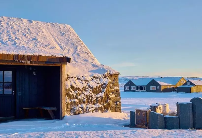 هتل Torfhús Retreat