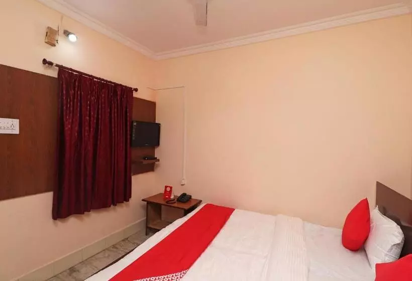Oyo 30149 New Hotel Ashirbad