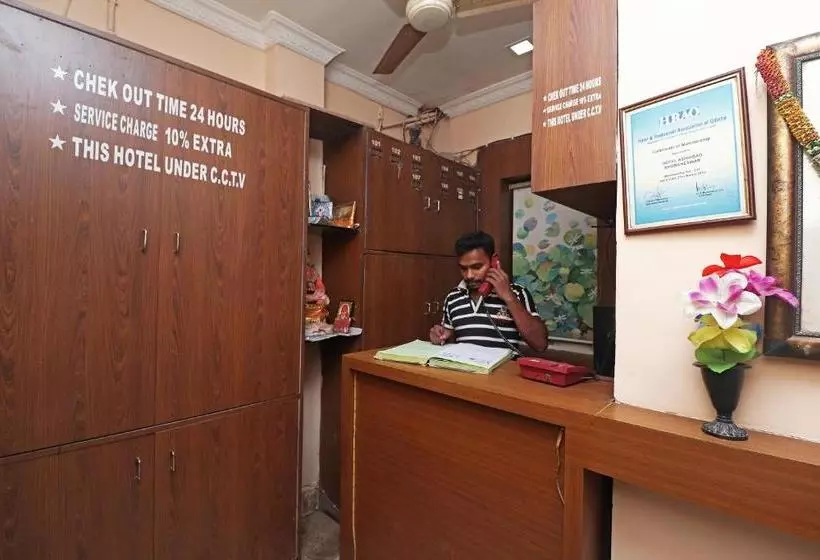 Oyo 30149 New Hotel Ashirbad