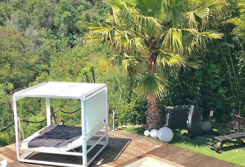 پانسیون Villa Colina