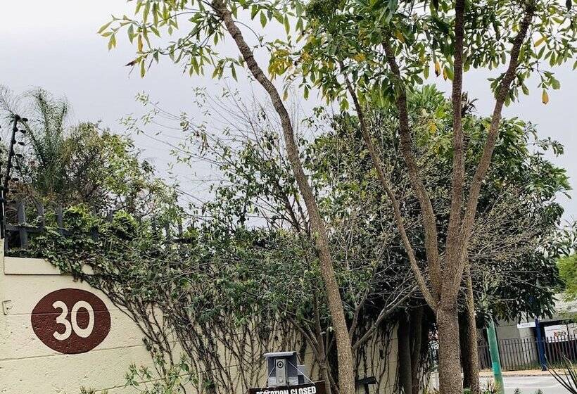 مبيت وإفطار Hadens Guesthouse