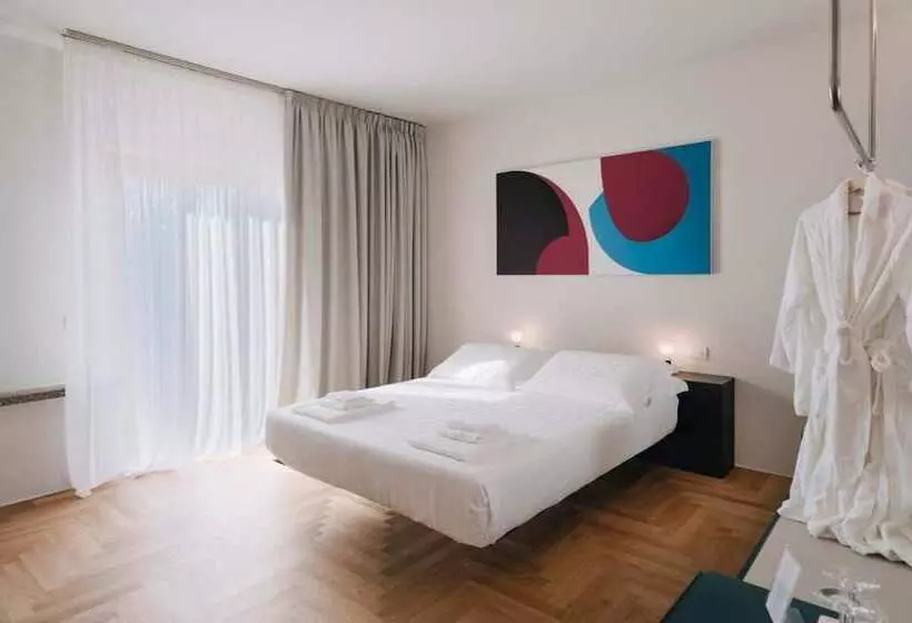 Aamiaismajoitus (B&B) Villa Curiel