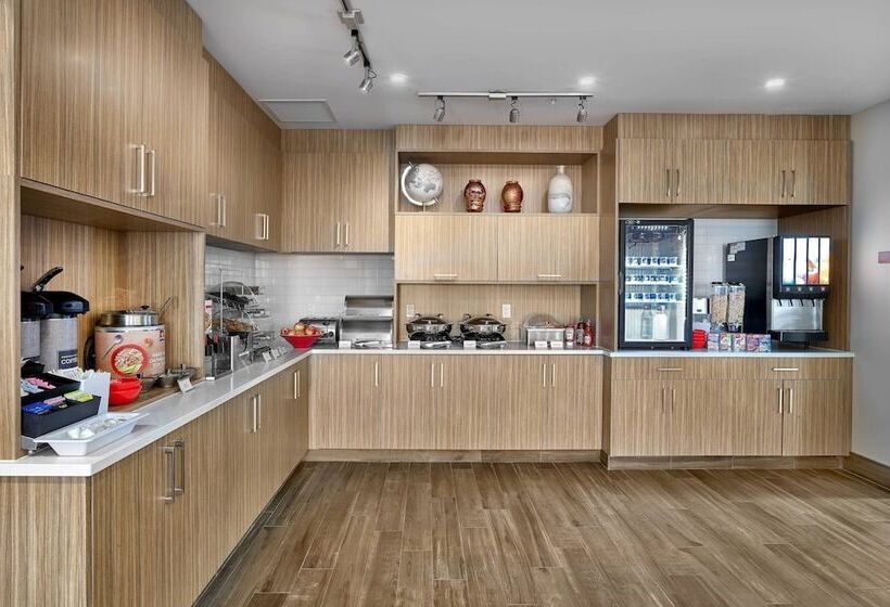 فندق Towneplace Suites By Marriott Edmonton Sherwood Park