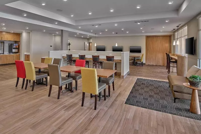 ホテル Towneplace Suites By Marriott Edmonton Sherwood Park