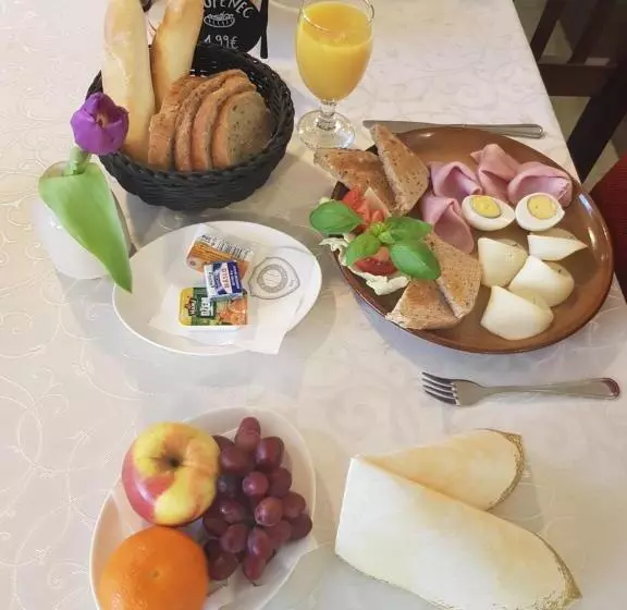 Villa Centrum Apartmány S Raňajkami A Saunou