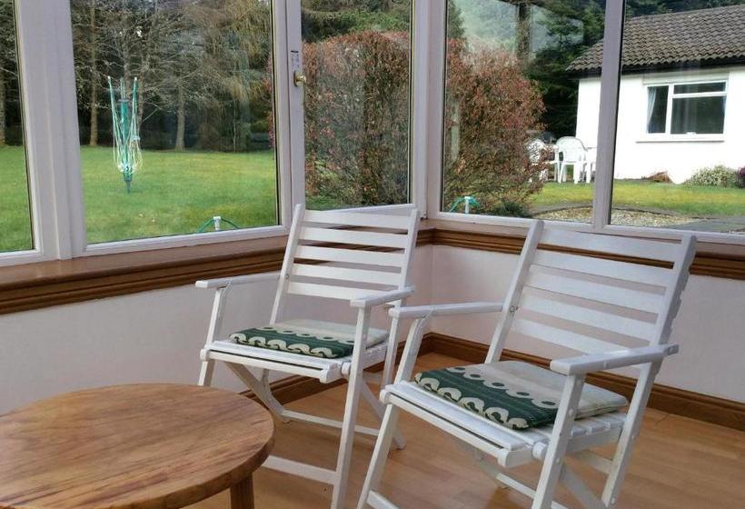 펜션 Dalkell Cottages