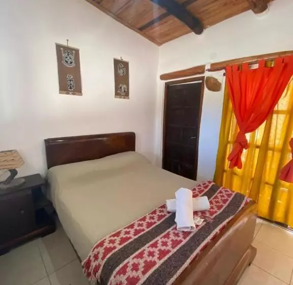 ユースホステル Hostal Tierra Andina Cafayate