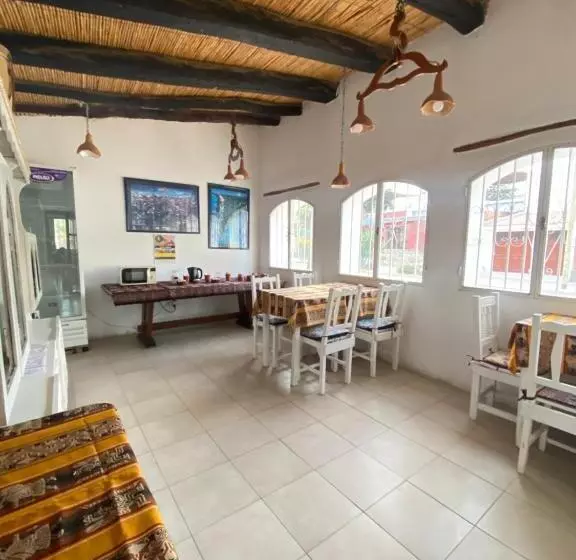 ユースホステル Hostal Tierra Andina Cafayate