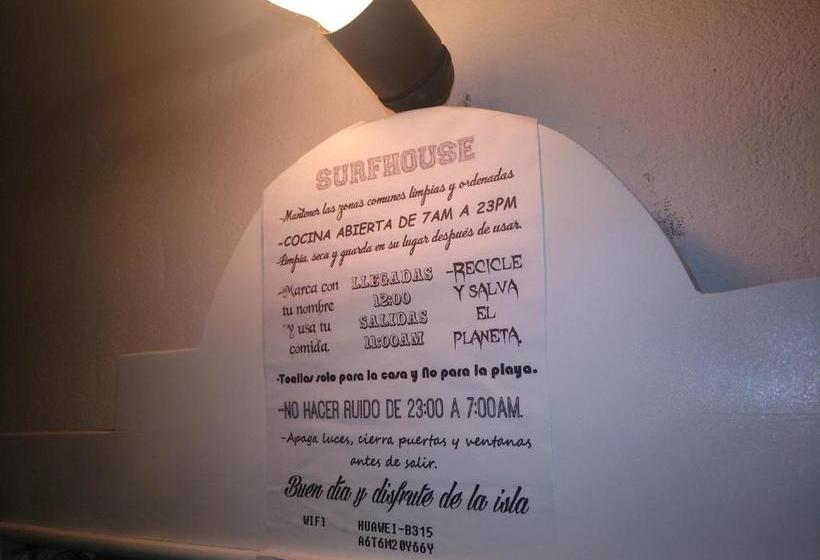 هاستل Yokomosurf Camp