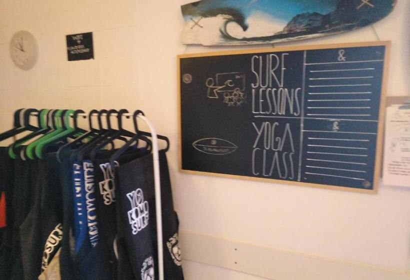 هاستل Yokomosurf Camp