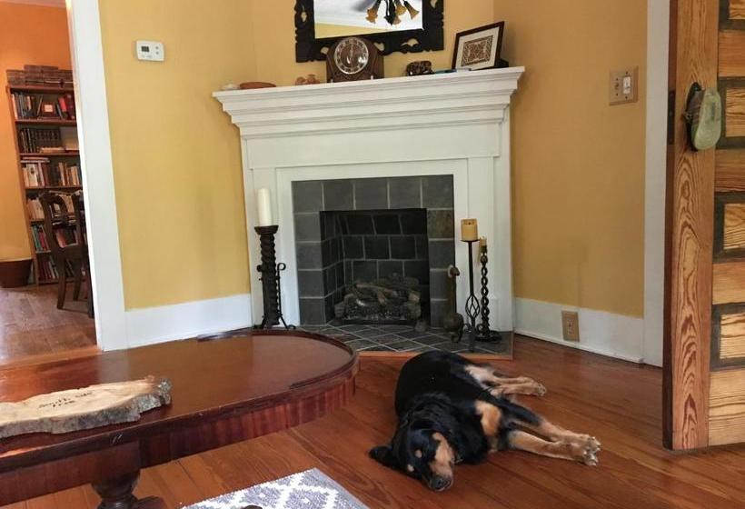 Jonesborough Bed And Breakfast