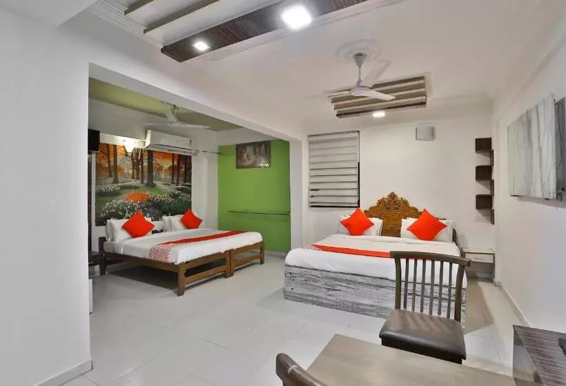 Oyo 30714 Hotel Krishna