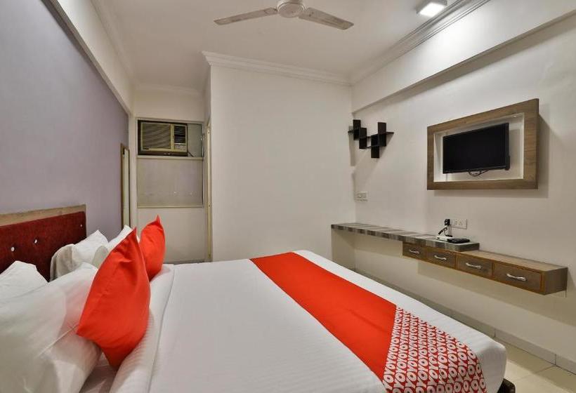 Oyo 30714 Hotel Krishna