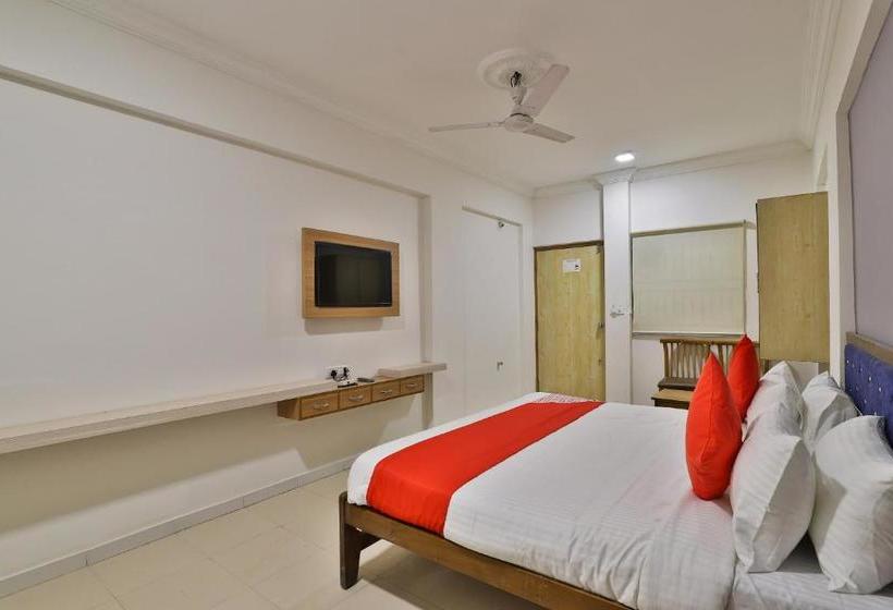 Oyo 30714 Hotel Krishna