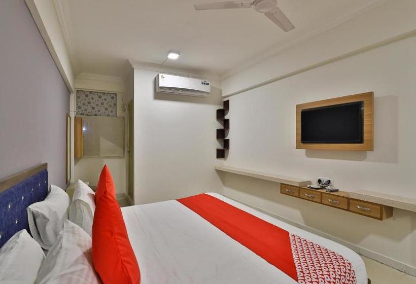 Oyo 30714 Hotel Krishna