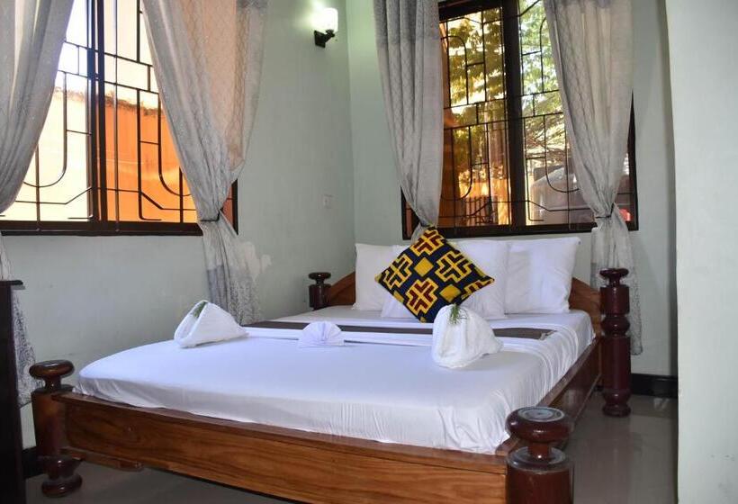 تختخواب و صبحانه Travellers Home