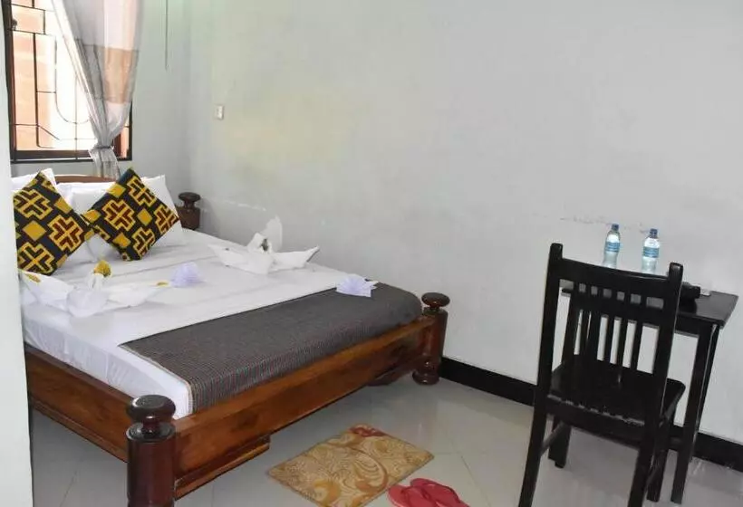 تختخواب و صبحانه Travellers Home