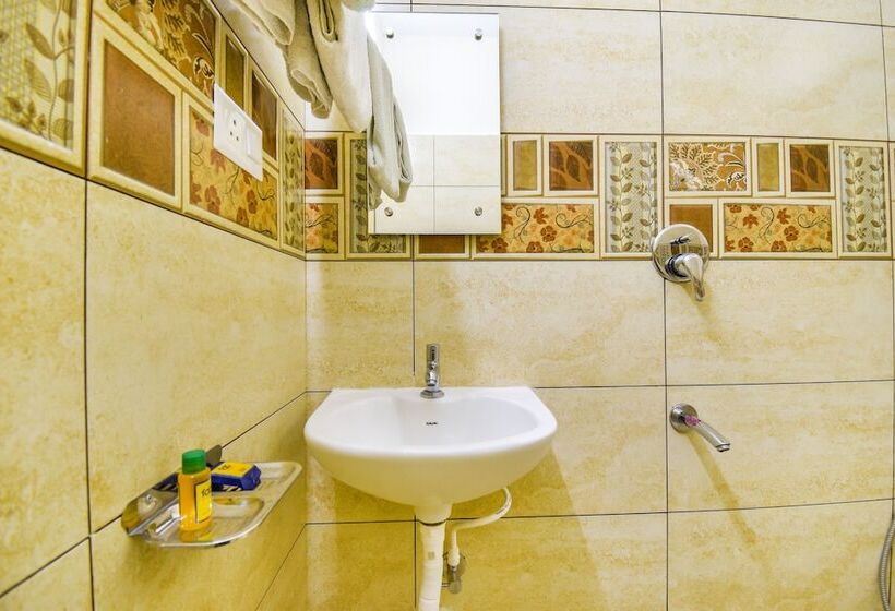 Fabhotel Lotus Grand