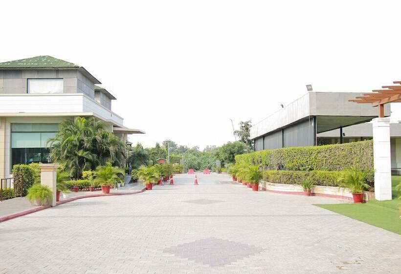 בית מלון כפרי Opulent By Udman Chhattarpur