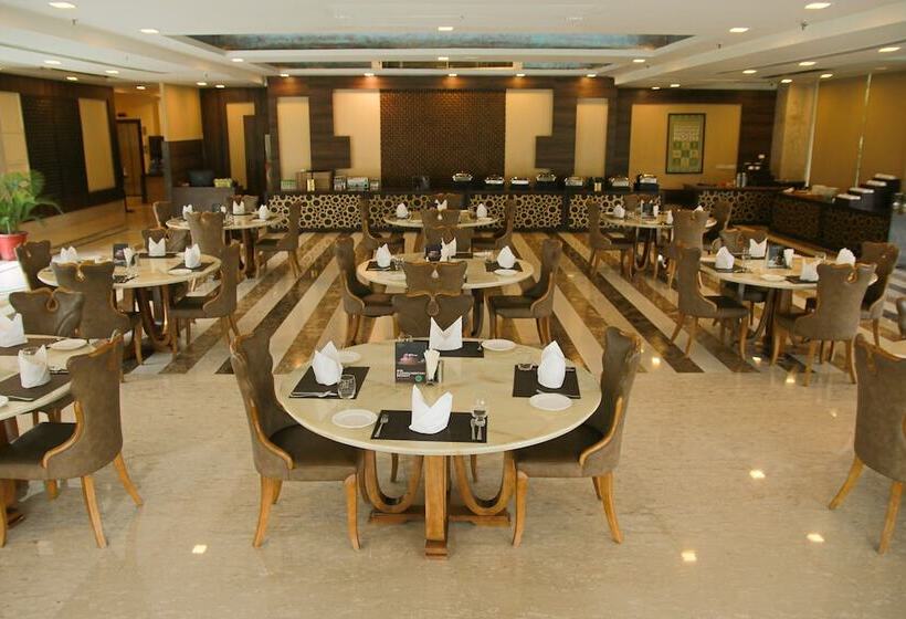 בית מלון כפרי Opulent By Udman Chhattarpur