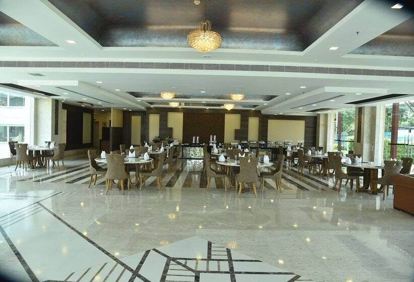 בית מלון כפרי Opulent By Udman Chhattarpur