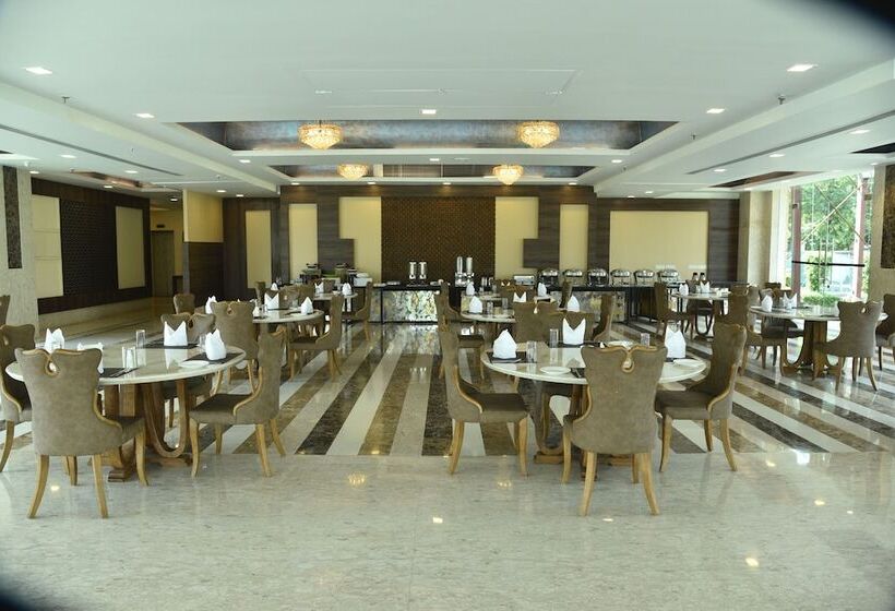 בית מלון כפרי Opulent By Udman Chhattarpur
