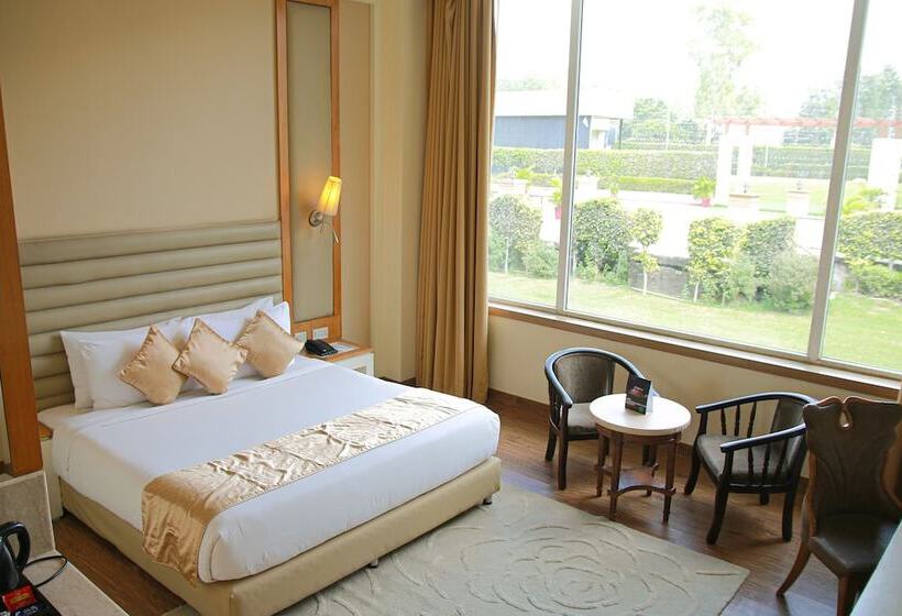 בית מלון כפרי Opulent By Udman Chhattarpur