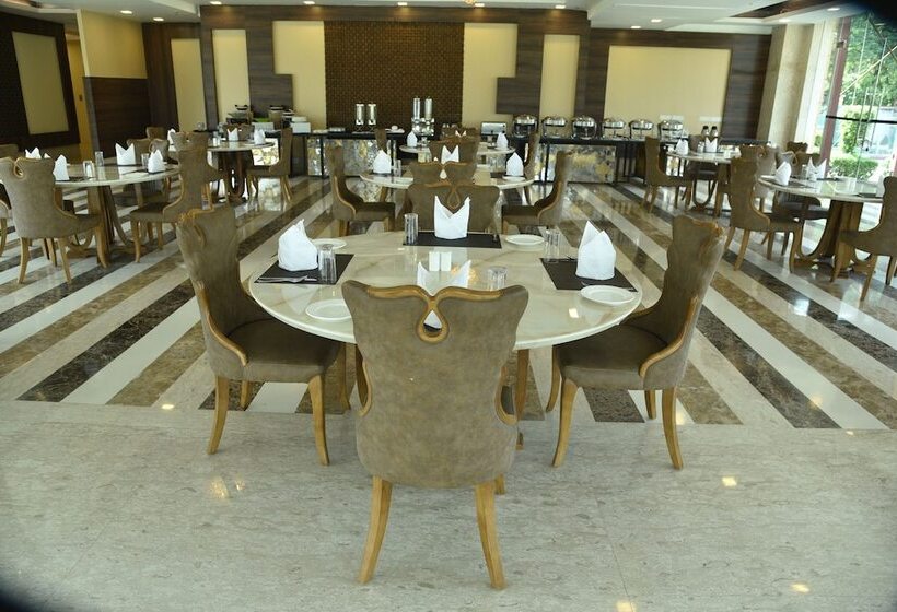 בית מלון כפרי Opulent By Udman Chhattarpur