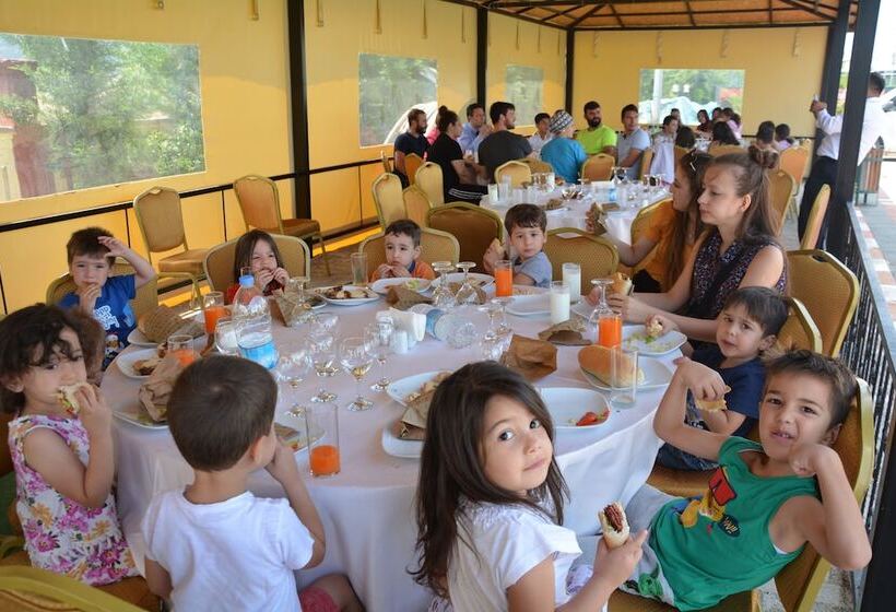 בית מלון כפרי Garden Kale Thermal