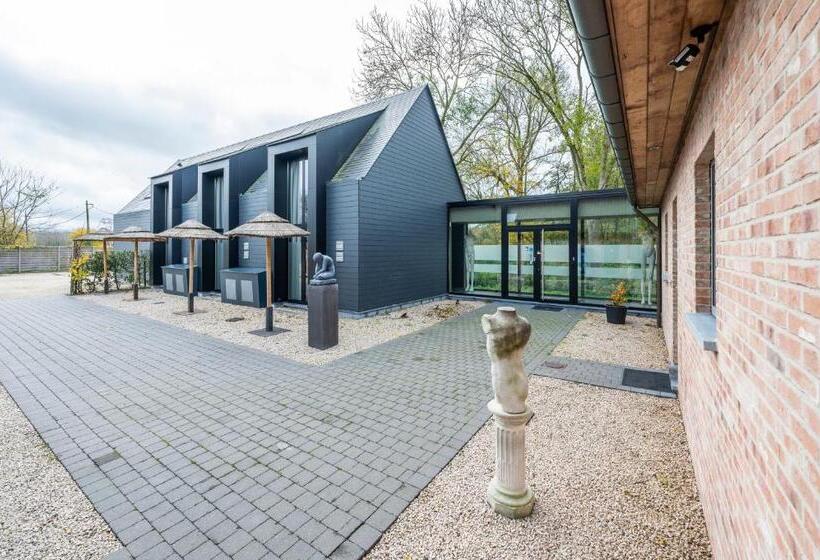 فندق على الطريق M Otel E40