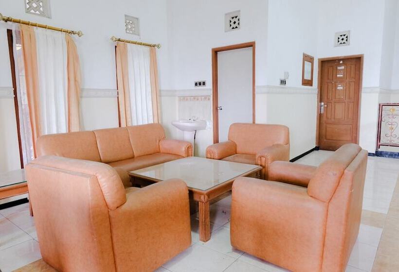 Отель Oyo 538 Villa Handayani Syariah