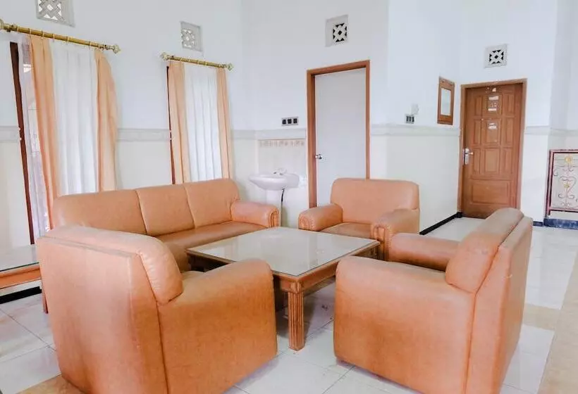 هتل Oyo 538 Villa Handayani Syariah