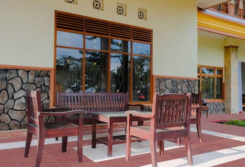 Отель Oyo 538 Villa Handayani Syariah