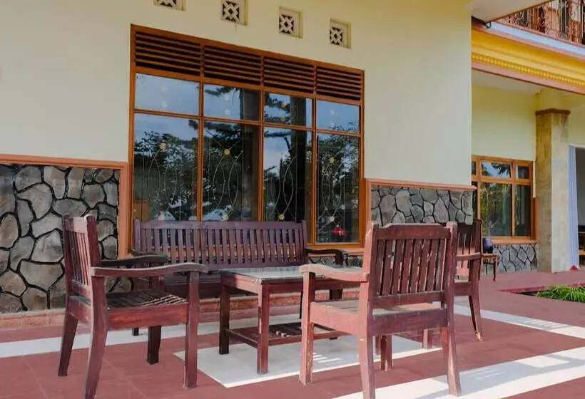 هتل Oyo 538 Villa Handayani Syariah