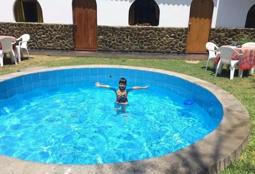 ホテル Huanchaco Gardens